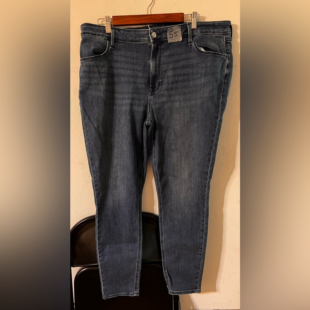Women’s old navy super skinny jeans size 18